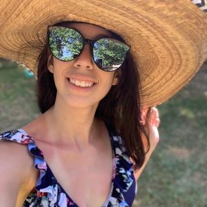 Meet your Posher, Stephanie